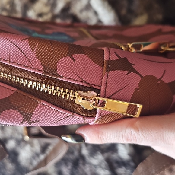 backpack - Picture 3 of 6